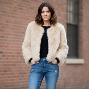 Cream Faux Fur Cropped Colarless Jacket Size M